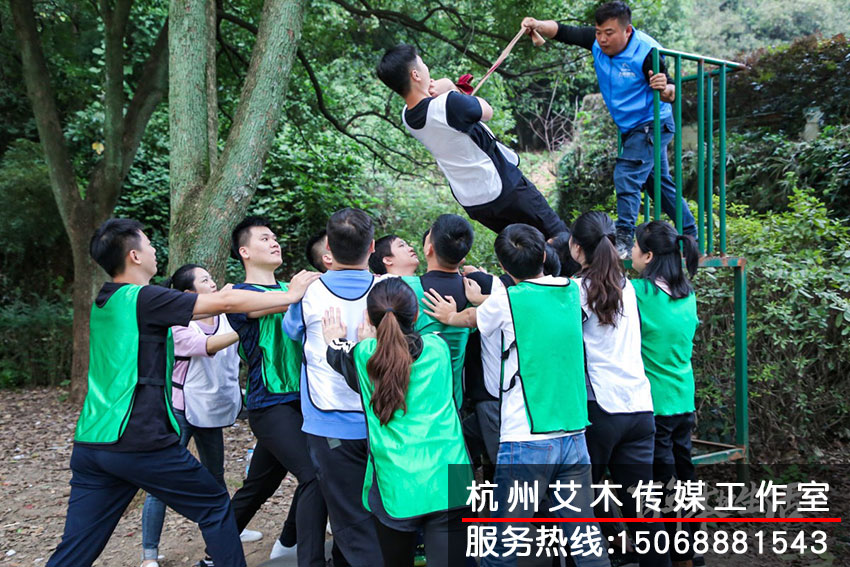 1631330428769863.jpg 拓展活動中團隊參與拍攝